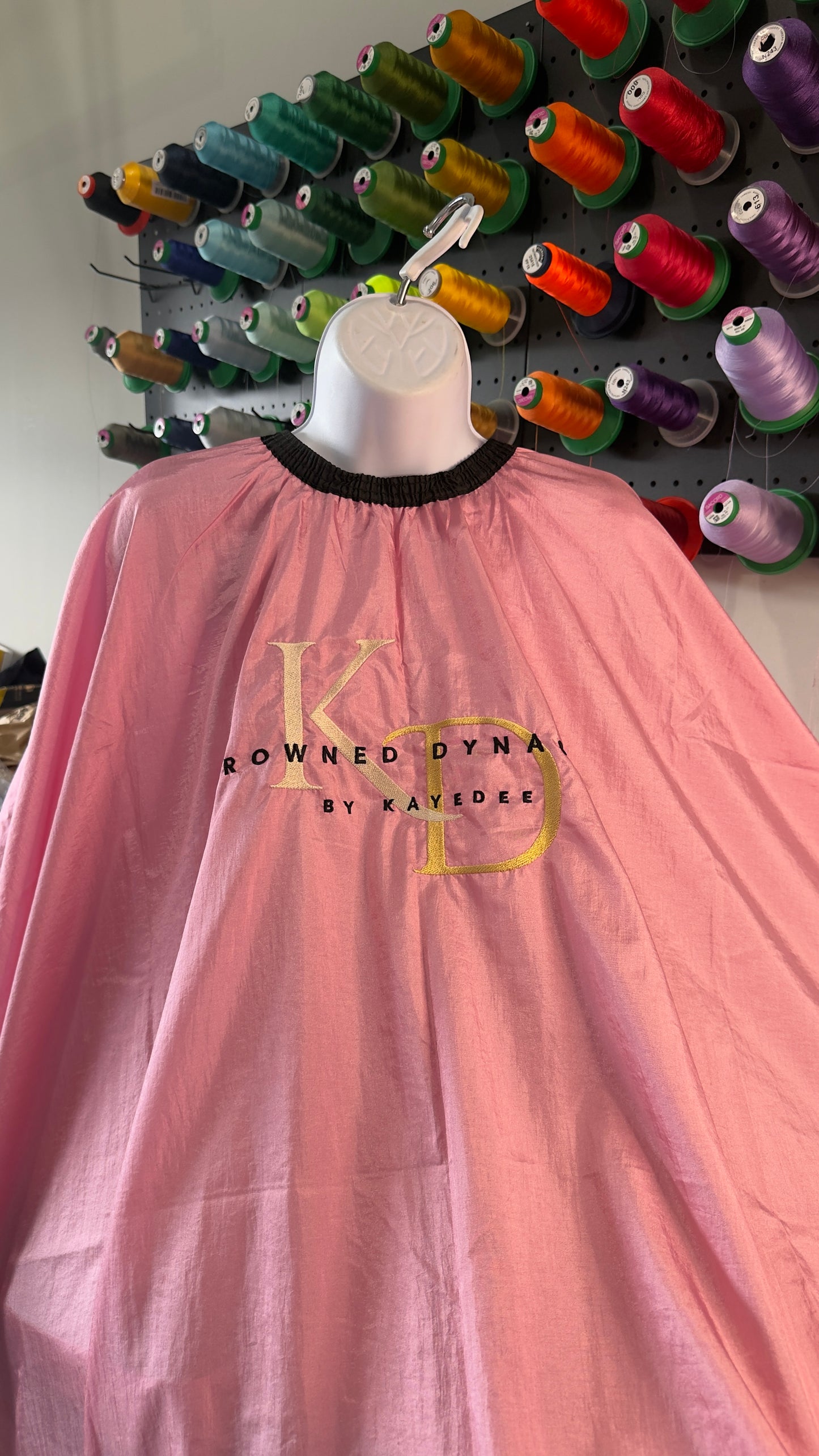 EMBROIDERED SALON CAPES