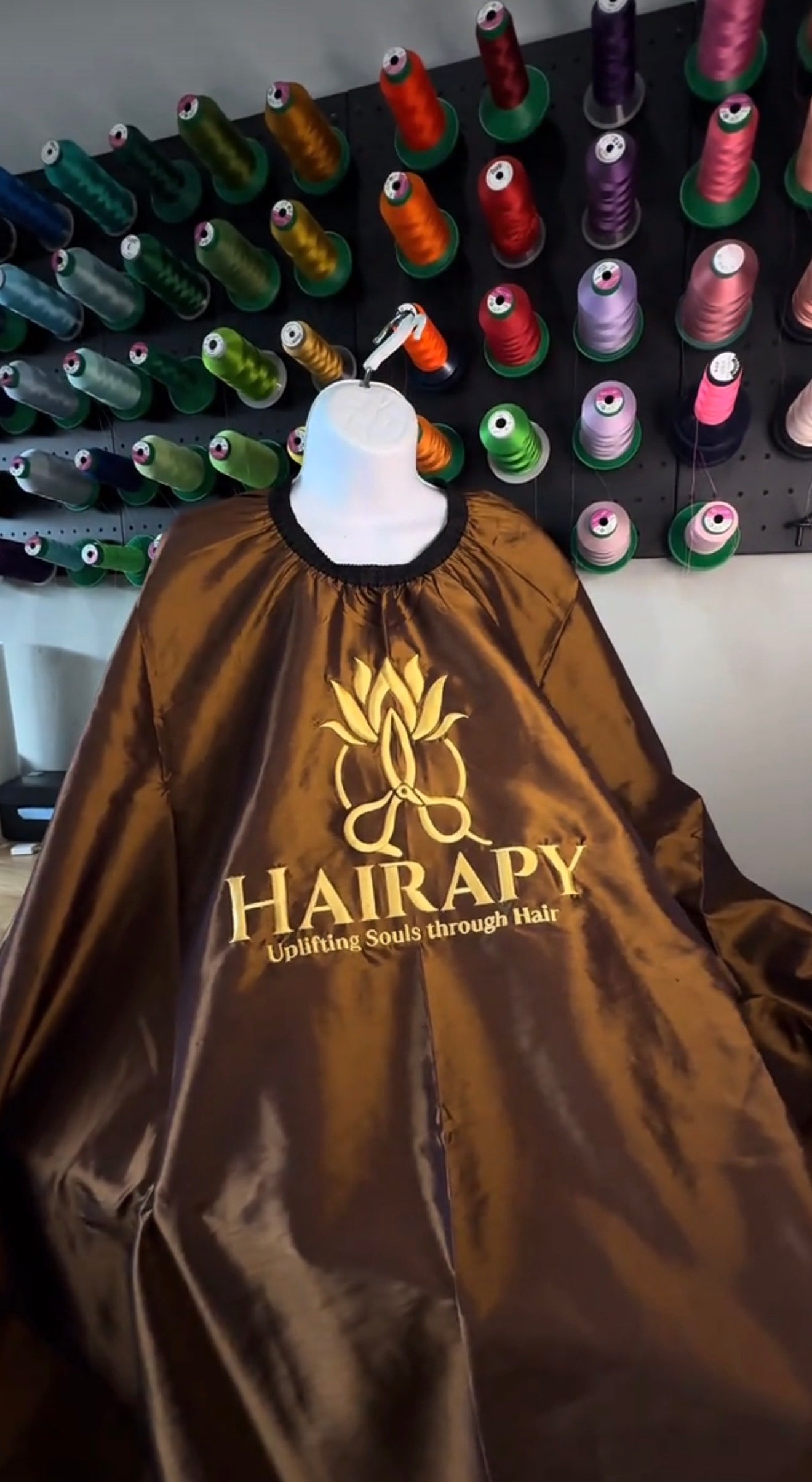 EMBROIDERED SALON CAPES