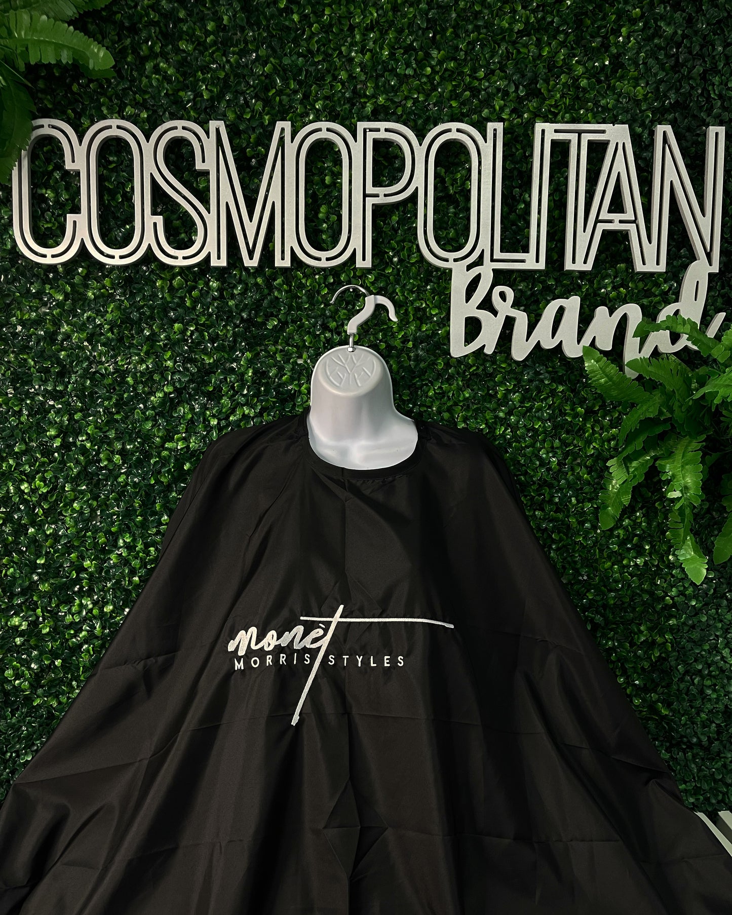 EMBROIDERED SALON CAPES