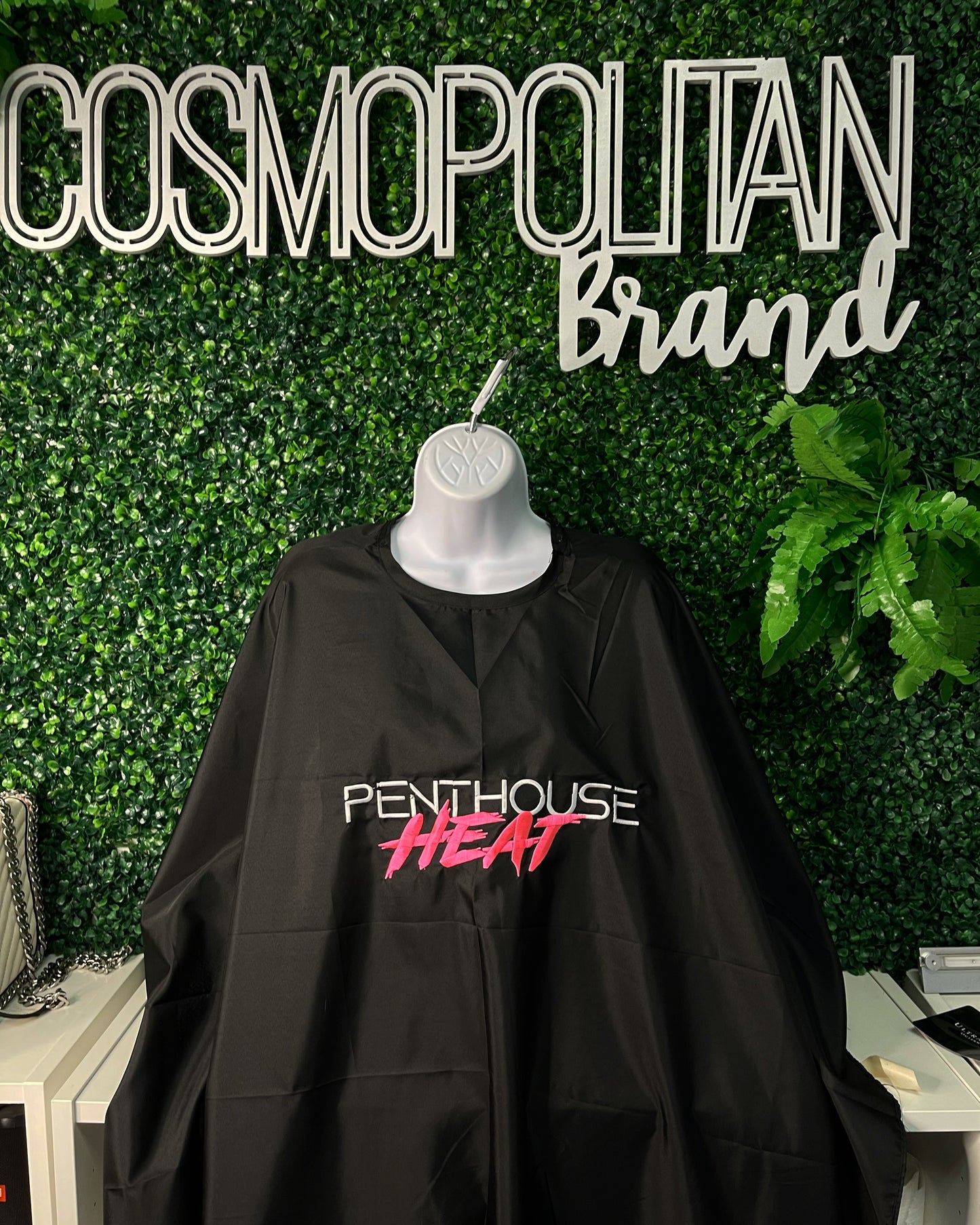 EMBROIDERED SALON CAPES